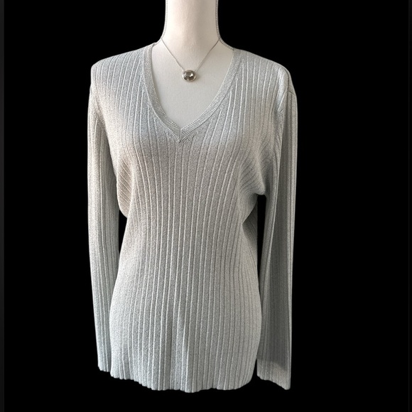 Chico's silver shimmer v-neck sweater   Chicos size 3 - Picture 1 of 6